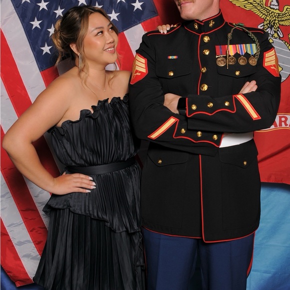 AMUR Janey Tiered Shell Midi Dress - Picture 3 of 3